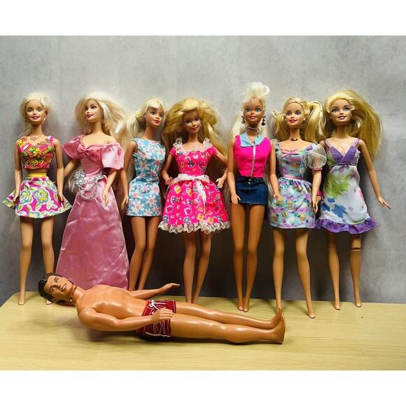 Vintage Mixed Barbie Mattel Fashion Dolls 1966/68 Barbie/Ken Lot of 8 - Picture 1 of 3